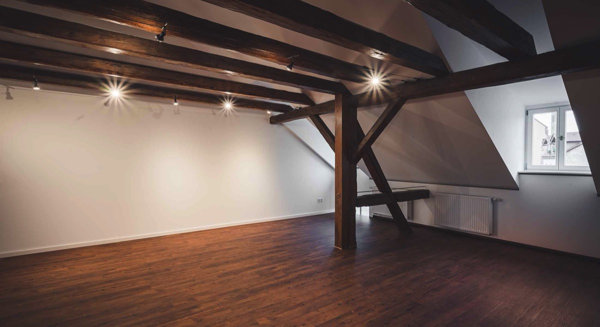 Veranstaltungsraum im Dachgeschoss der Rostscheune Bamberg, einem Projekt der STADTBAU GMBH BAMBERG