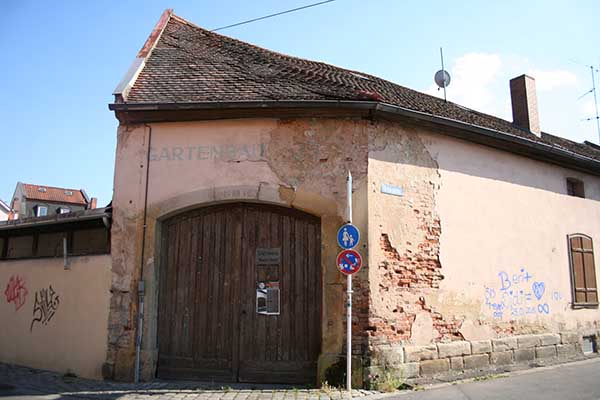 Hoftor der Rostscheune vor der Renovierung